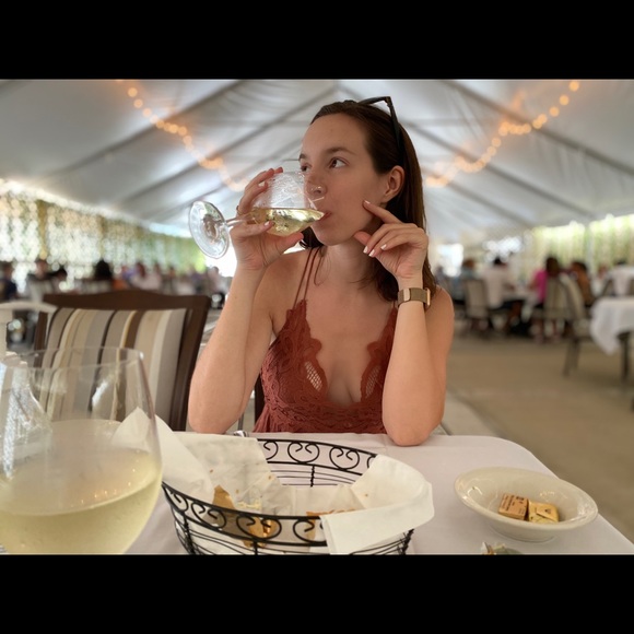 Meet your Posher, Emily - Picture 1 of 1